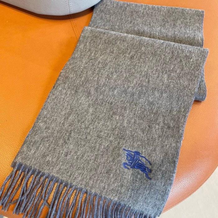 【話題商品！】バーバリー n級品 カシミヤのマフラー