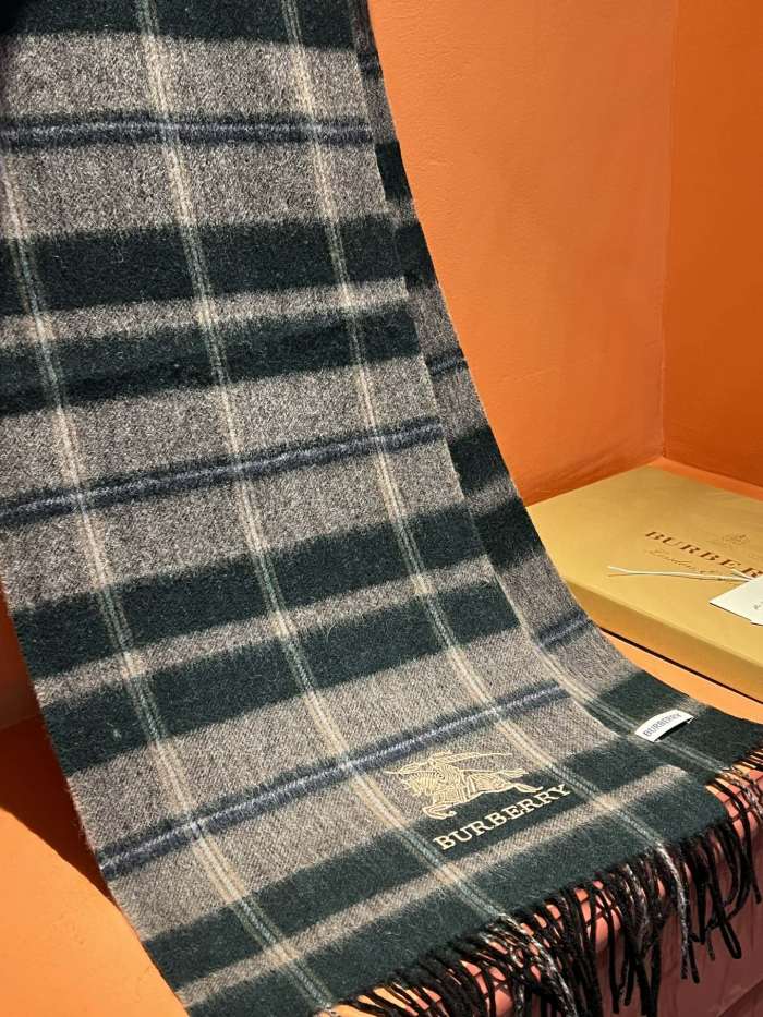 高品質 バーバリー コピーおすすめ カップル用マフラー