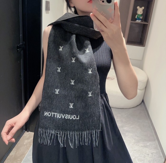 新作 ルイヴィトン スーパーコピー 満天星旬の両面ホットタイプの女性子羊毛両用マフラー