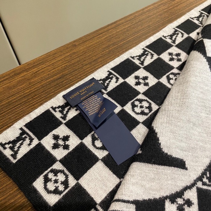 一目惚れ♪ ルイヴィトン コピー 定番チェッカーメンズとレディースマフラー