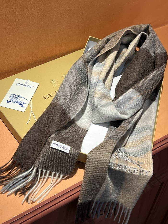 超奇跡の入荷☆ バーバリー コピー 定番カシミアチェックマフラー