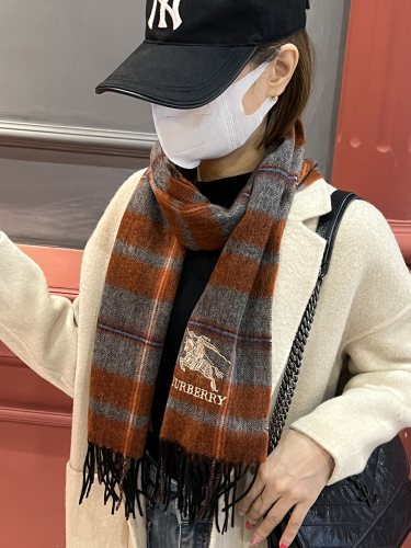 超話題! バーバリー 激安偽物 カップル用マフラー