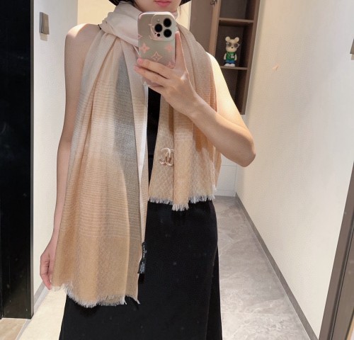 一目惚れ♪ シャネル n級品 漸変色カシミヤのカシミヤマフラー