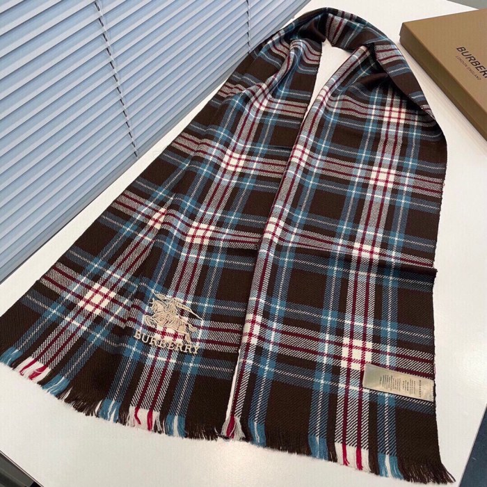 稀少 バーバリー 激安偽物カシミヤストライプのチェックスカーフ