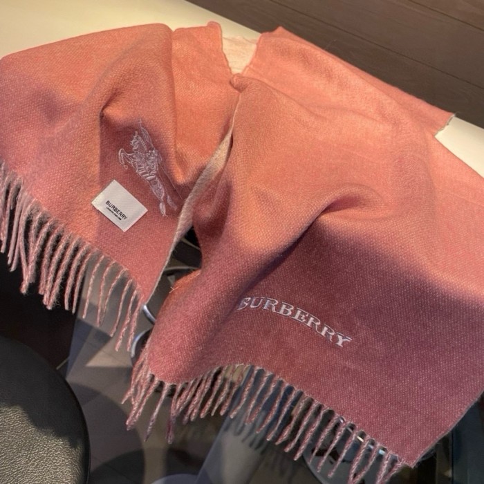 超奇跡の入荷☆ バーバリー コピーおすすめ 両面スカーフ