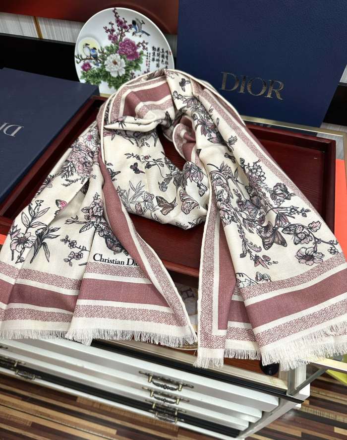 日本未入荷 ディオール スーパーコピー 両面同色 花卉シリーズマフラー