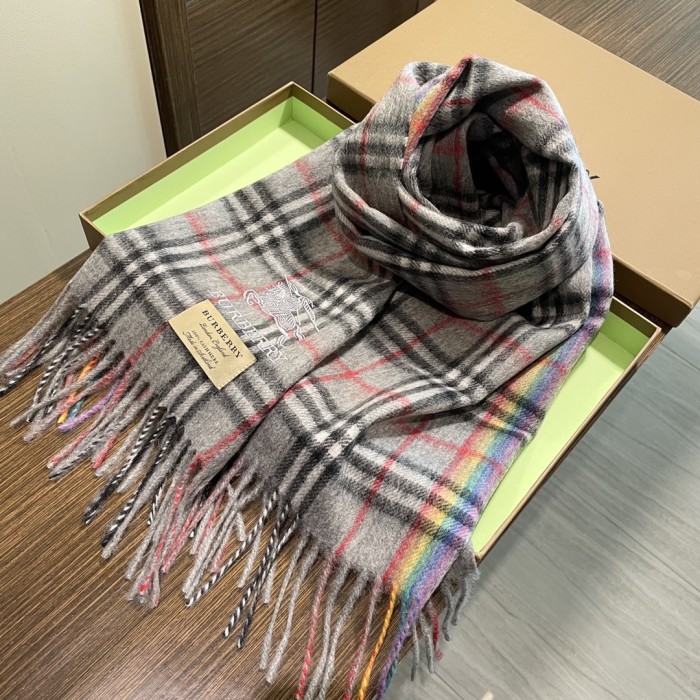 超奇跡の入荷☆ バーバリー n級品 カップルモデルマフラー