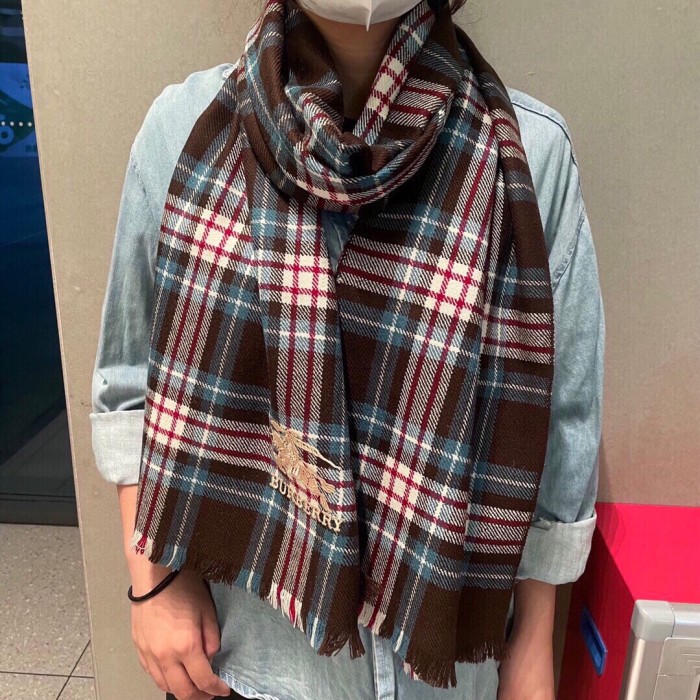 稀少 バーバリー 激安偽物カシミヤストライプのチェックスカーフ