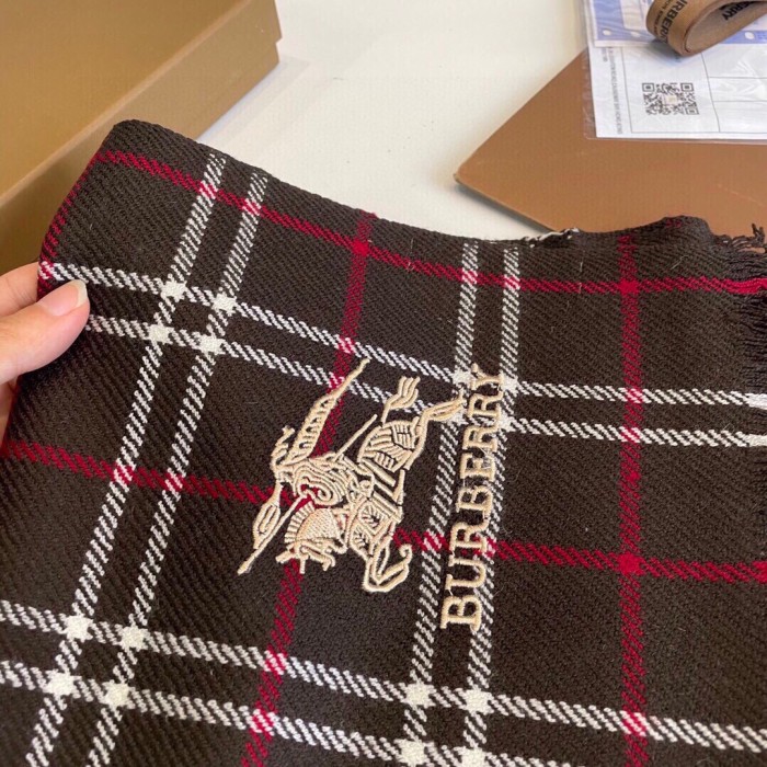 大人気 バーバリー n級品 カシミヤストライプのチェックスカーフ