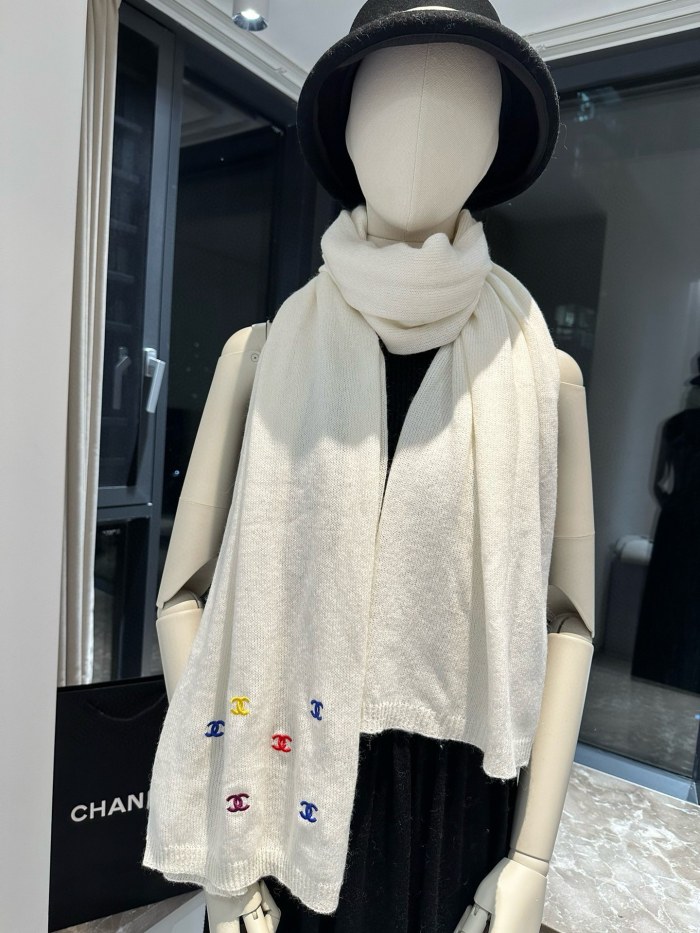 入手困難 シャネル 激安偽物 カシミヤスカーフ