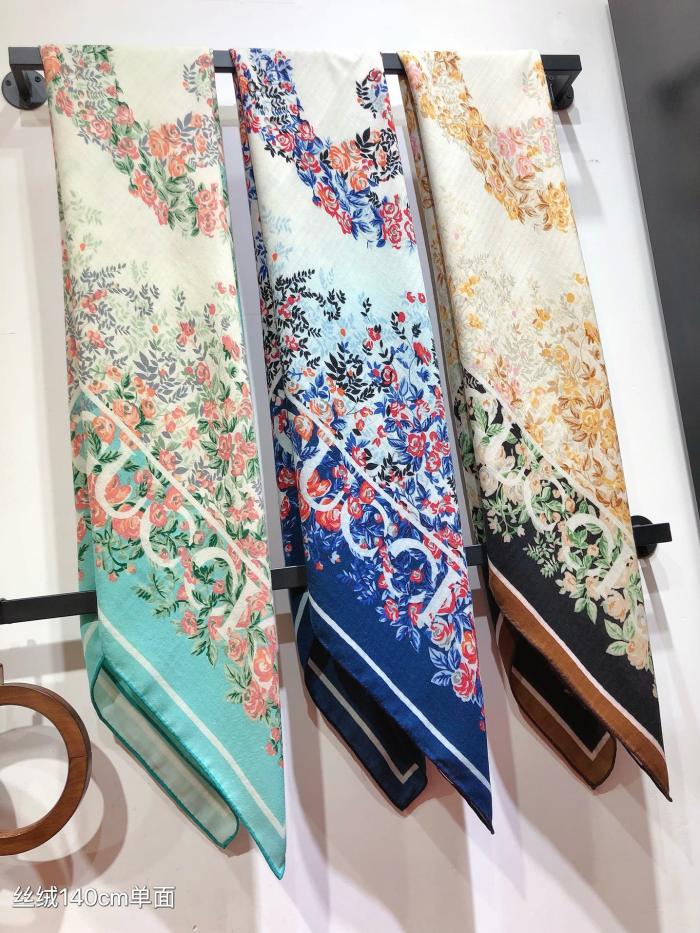 【限定】グッチ n級品 ベルベットスカーフ