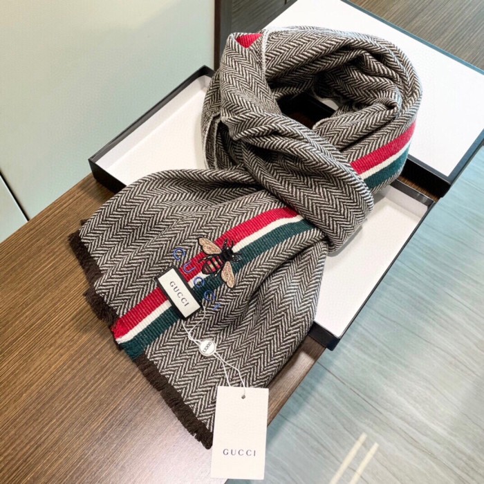 日本未入荷 グッチ 激安偽物 ミツバチの人字柄カラーウールマフラー
