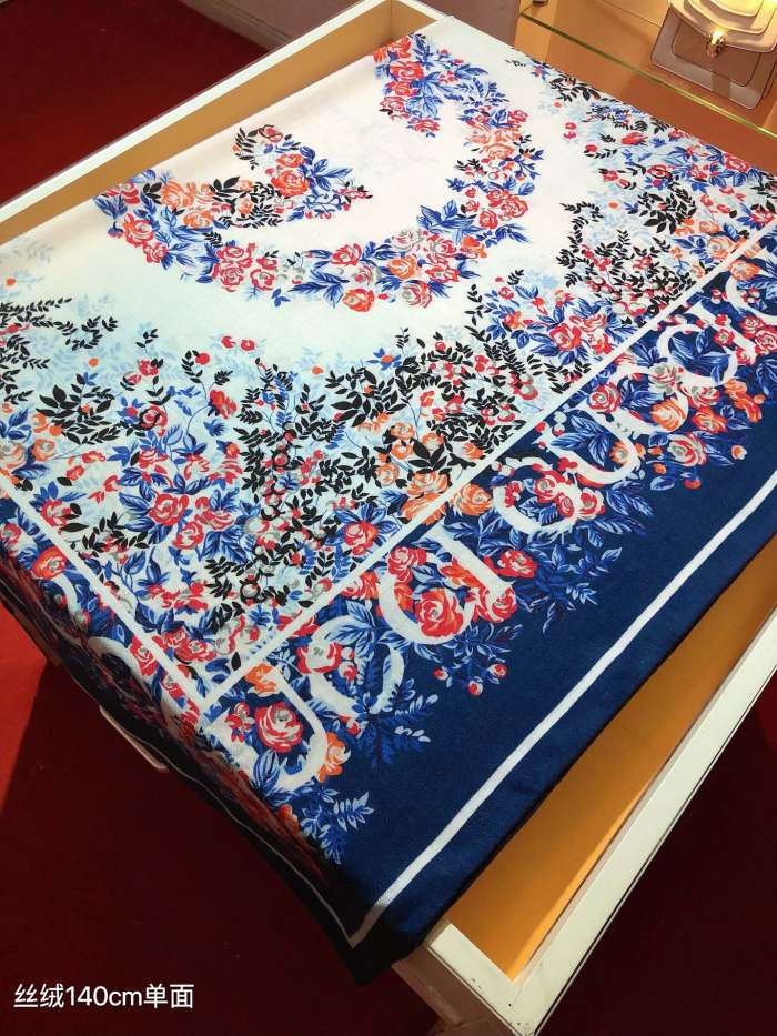 【限定】グッチ n級品 ベルベットスカーフ