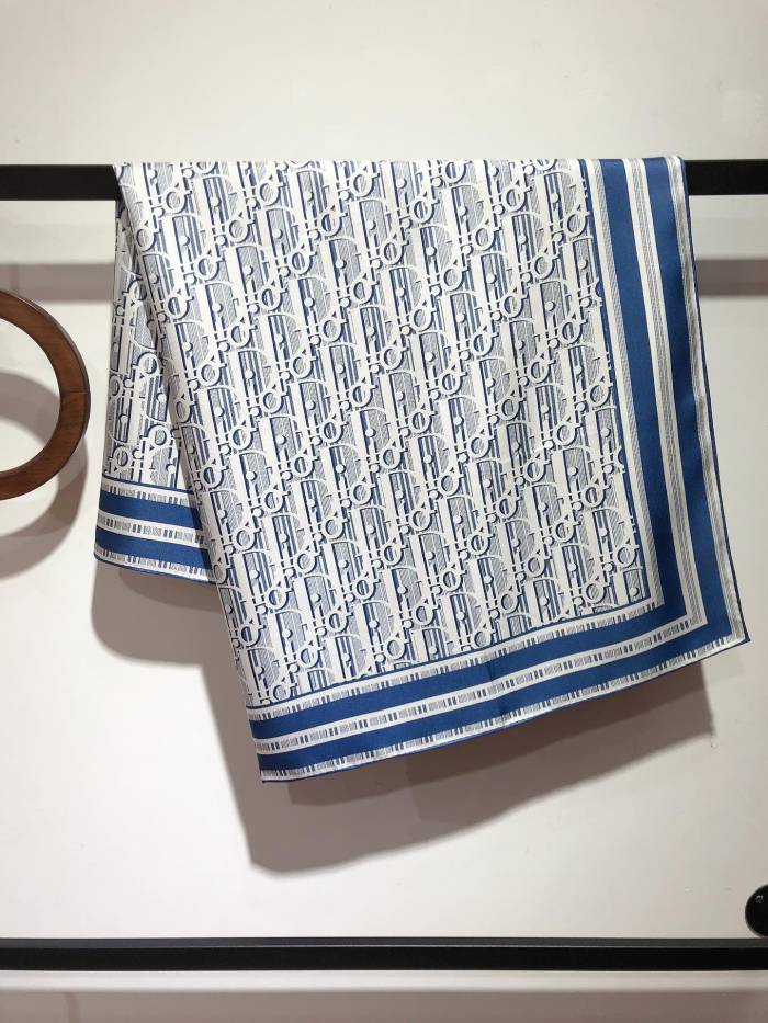 日本未入荷 ディオール n級品 の90 cmシルクスカーフ