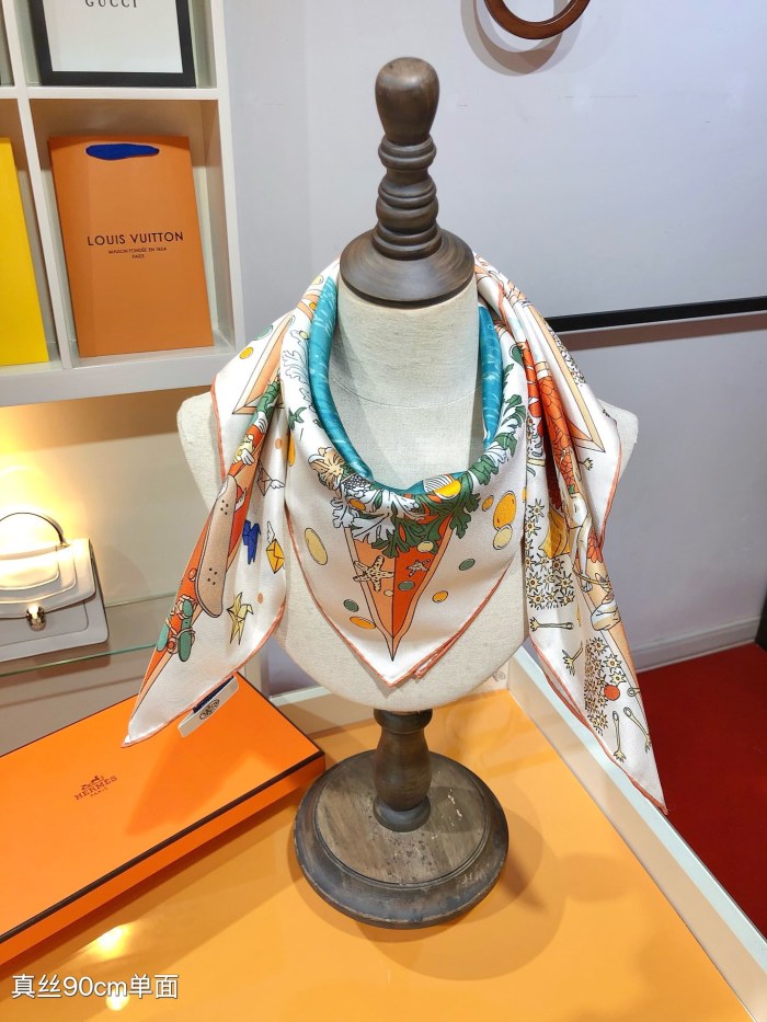 大人気 エルメス n級品 キャンディライブラリー90 cmシルクスカーフ