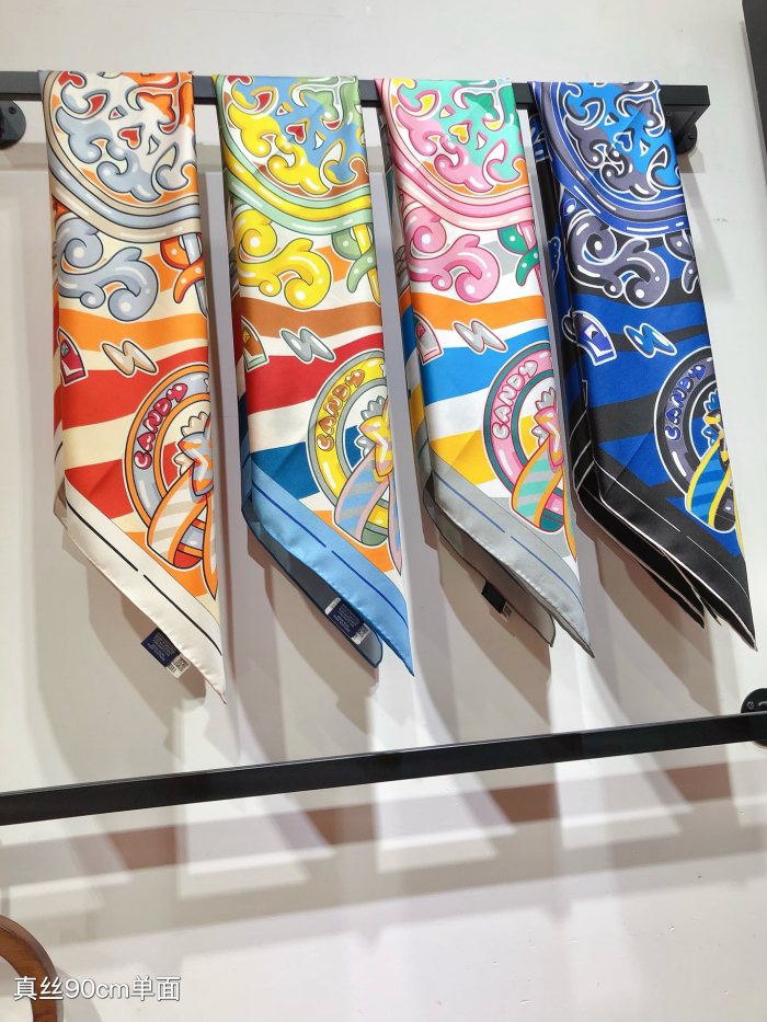 ★超人気 エルメス スーパーコピー キャンディライブラリー90 cmシルクスカーフ