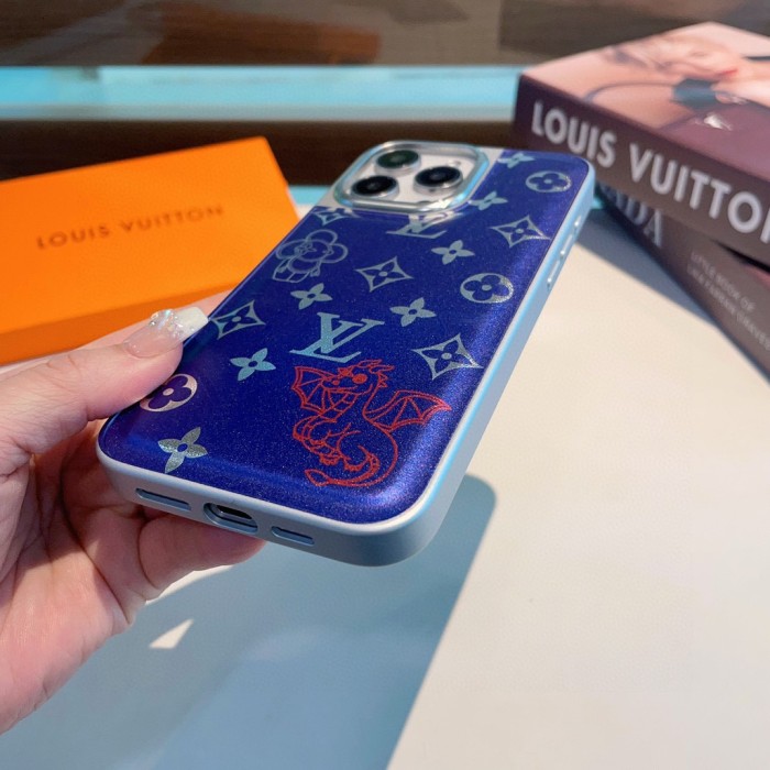大人気 ルイヴィトン n級品 lv携帯ケースマロン柄金属メッキ皮革の服感二合一携帯ケース