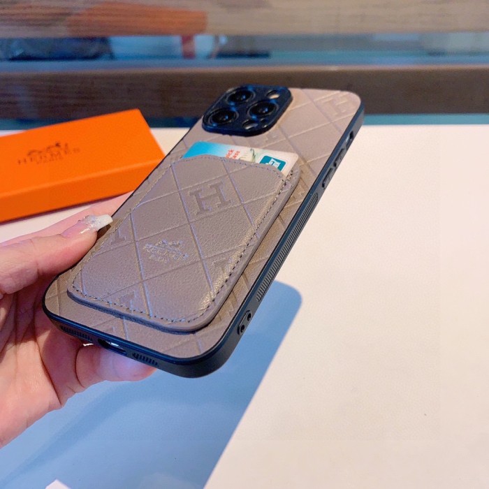 超奇跡の入荷☆ シャネル スーパーコピー エンボスフルバック携帯ケース