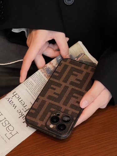 超奇跡の入荷☆ フェンディ コピー FENDI携帯ケース