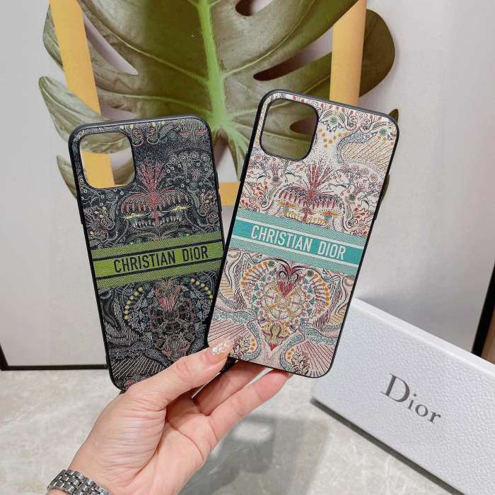 超奇跡の入荷☆ ディオール コピーオリジナルの皮付き携帯ケース