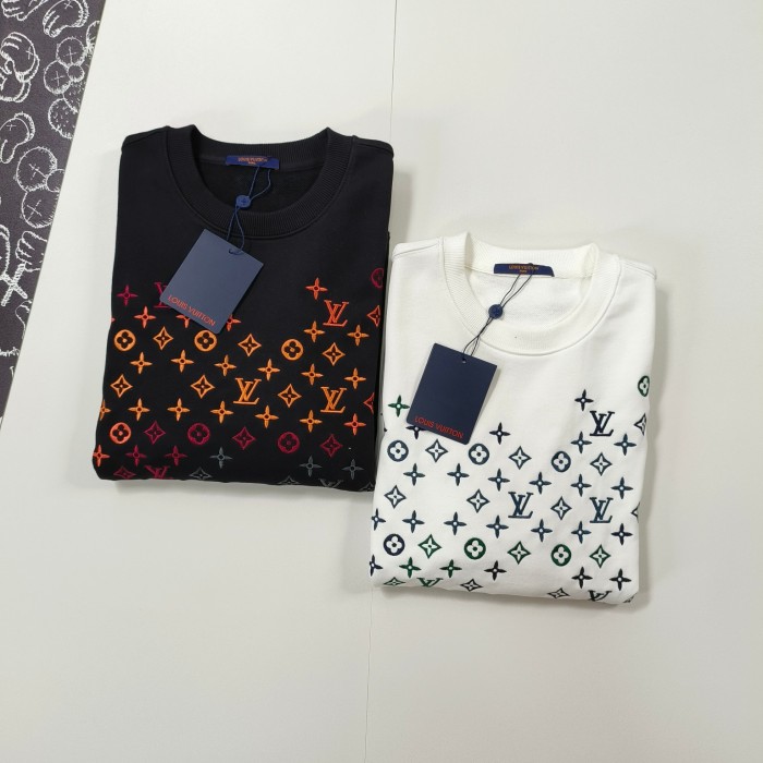 日本未入荷 ルイヴィトン 激安偽物 カラフル刺繍ラウンドネックパーカー2色