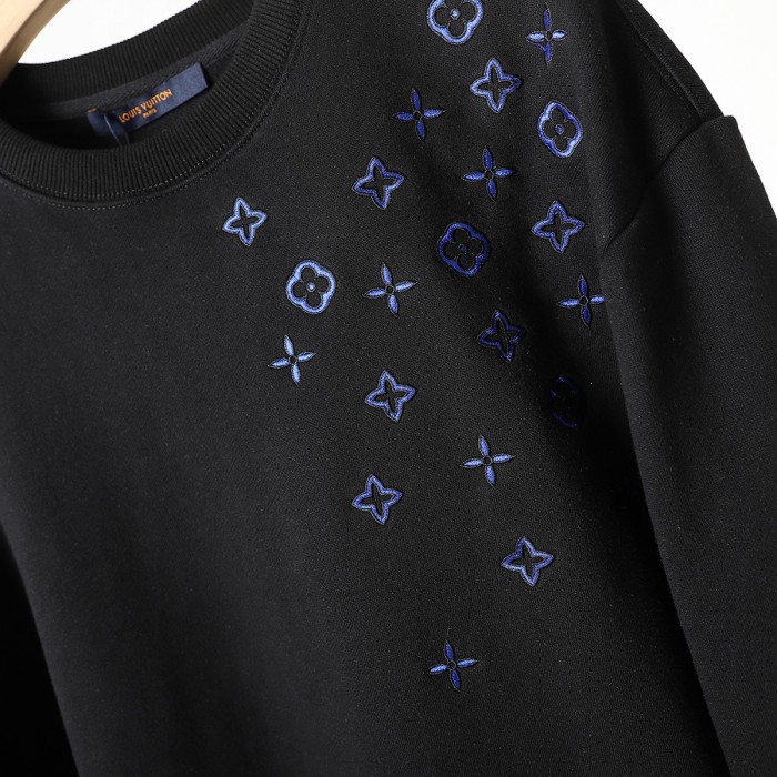 日本未入荷 ルイヴィトン n級品 2024 ssLV秋冬の新アシンメトリー刺繍丸首衛衣2色
