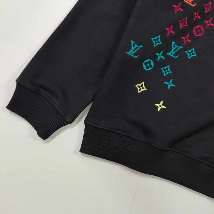 日本未入荷 ルイヴィトン 激安偽物 カラフル刺繍ラウンドネックパーカー2色