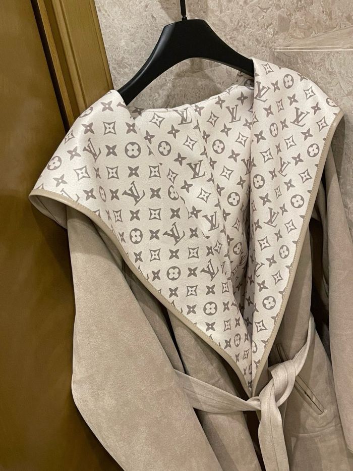 【限定】ルイヴィトン 偽物通販 Louis Vuitton には老花のアルファベットプリントスエード