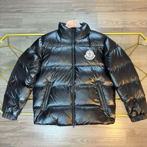 超奇跡の入荷☆ モンクレール コピーおすすめ MONCLERロゴジップダウンジャケット