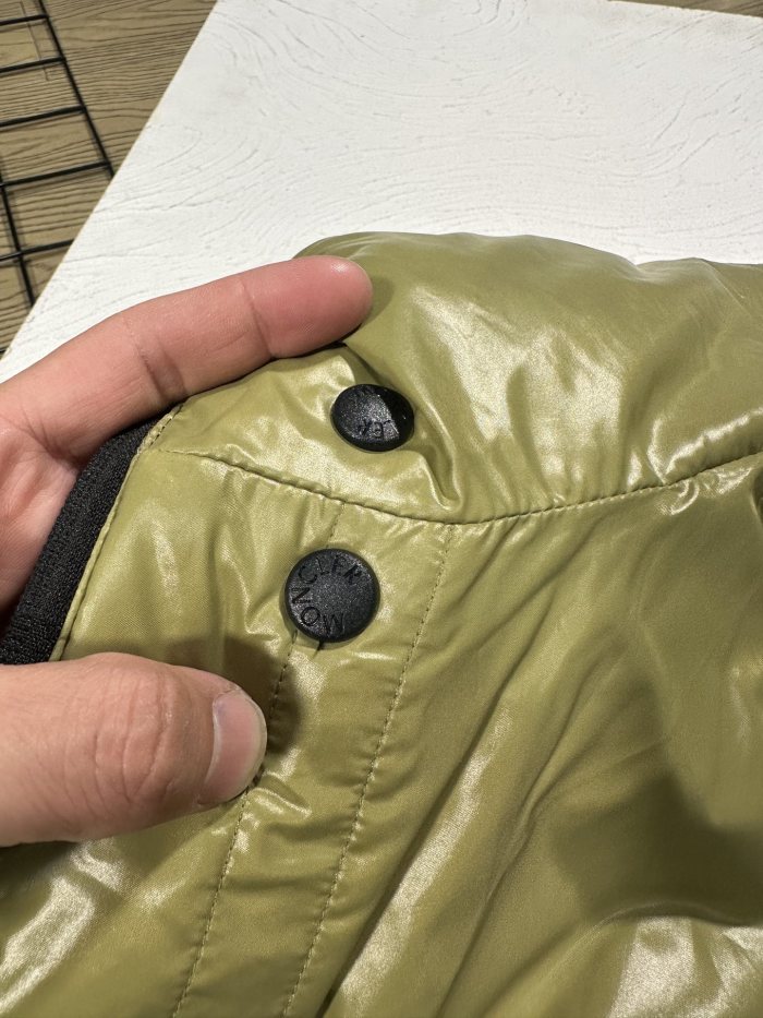 新作 モンクレール n級品 ペアカラー系ストラップダウンジャケット