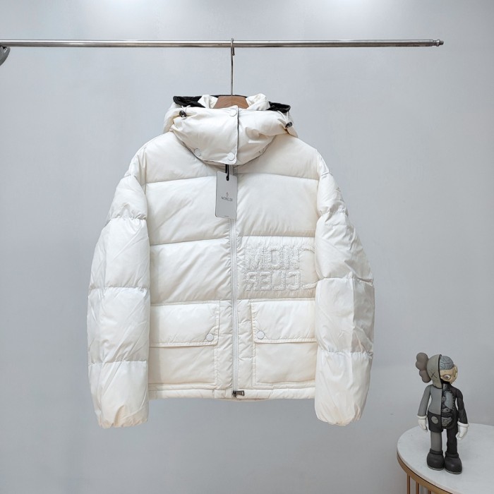 一目惚れ♪ モンクレール n級品 MONCLERの秋冬のぶつかり色ショートキャップダウンパンダウンジャケット3色