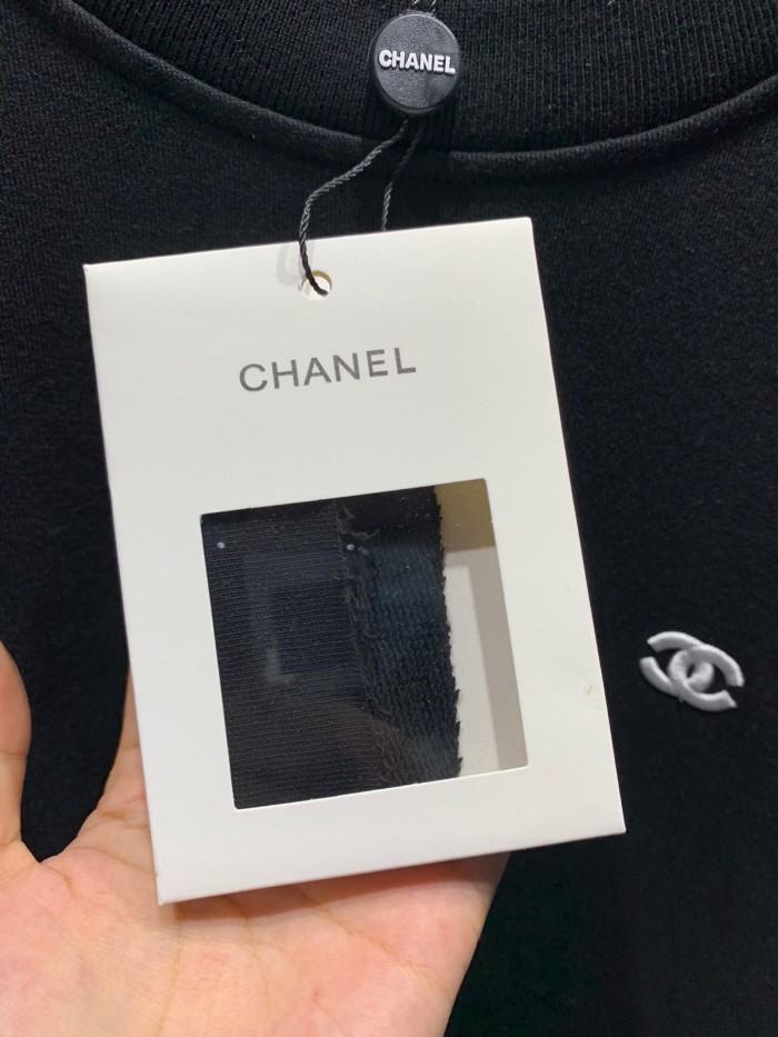 高品質 シャネル コピー 刺繍オールインワンハイエンドオーダーメイド丸首パーカー
