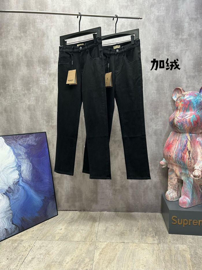 入手困難 バーバリー n級品 カジュアルジーンズをビジネスストレートに刺す