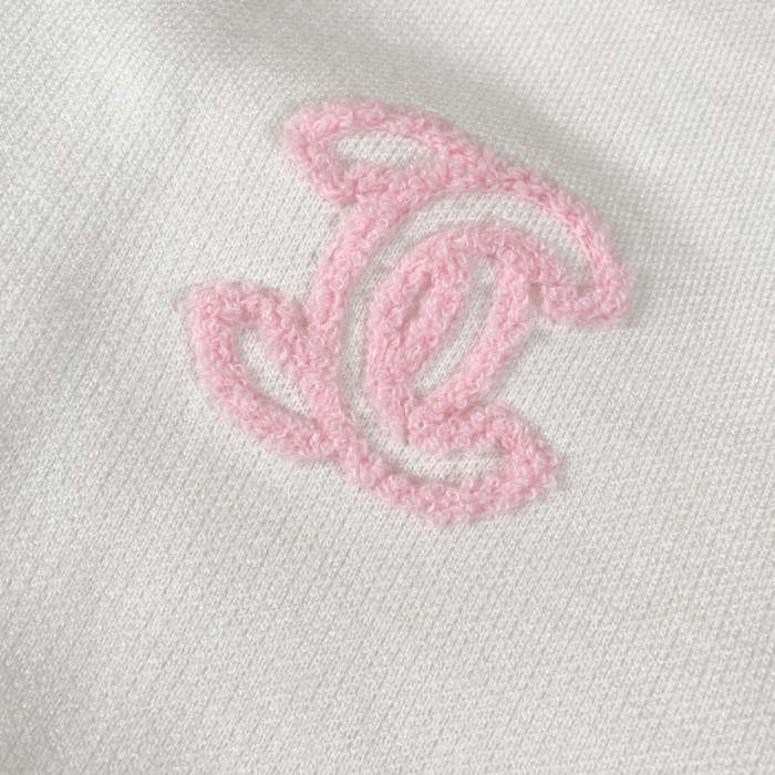 新作 シャネル スーパーコピー タオル刺繍ラウンドネック定番フルロゴニットプルオーバーセーター
