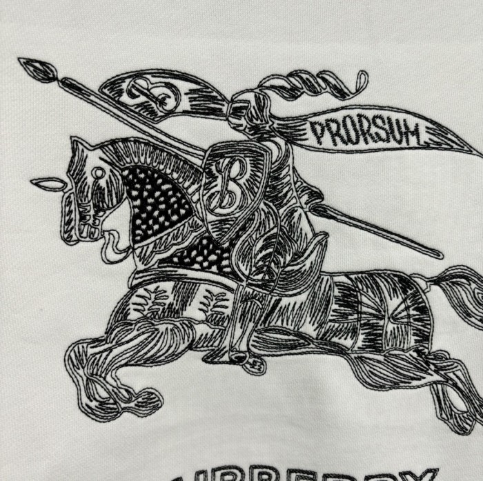 新作 バーバリー 偽物通販 騎士戦馬刺繍丸首長袖衛衣