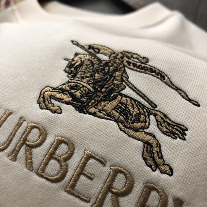 ★超人気 バーバリー 激安通販 2024新型馬術刺繍接合衛衣