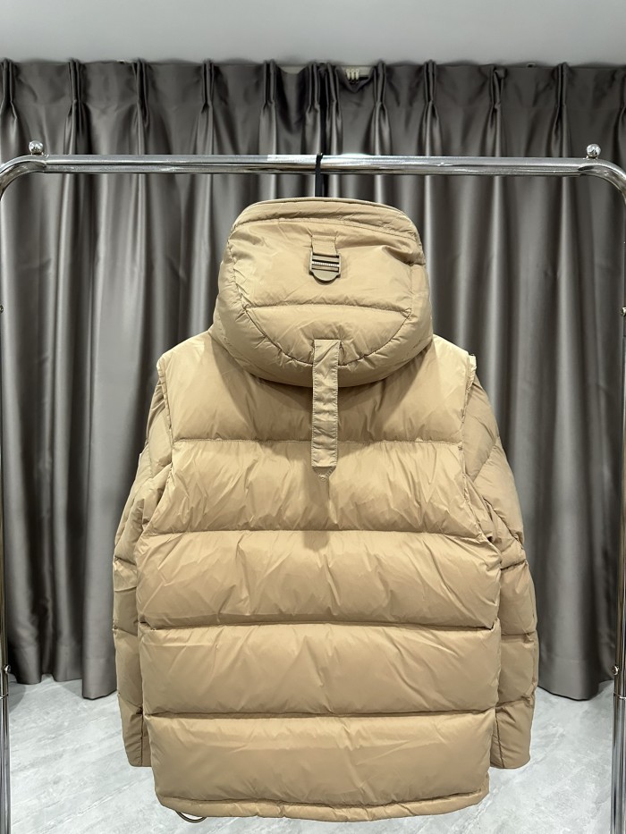 超奇跡の入荷☆ バーバリー 偽物通販 取り外し可能ダウンジャケット