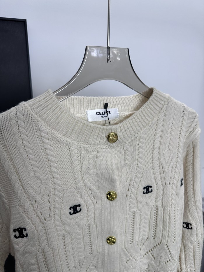 ★超人気 セリーヌ 激安通販 金ボタンカーディガン重工業編み万針刺繍ロゴディテール絞り