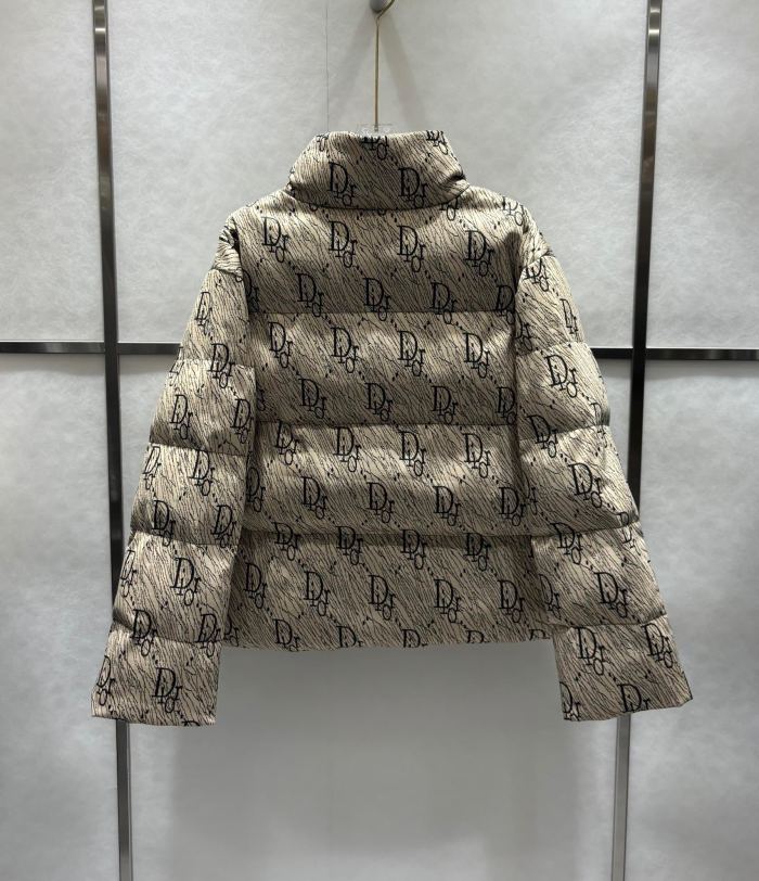 超奇跡の入荷☆ ディオール コピー 老花文字ダウン綿入れコート～