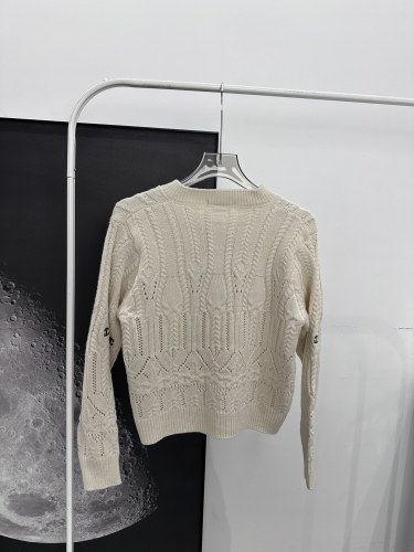 ★超人気 セリーヌ 激安通販 金ボタンカーディガン重工業編み万針刺繍ロゴディテール絞り