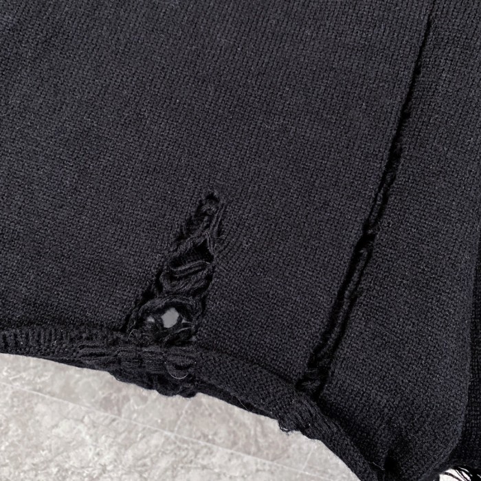 【限定】クロムハーツ n級品 クロスを貼って穴をあけるニットセーターのヘッダー