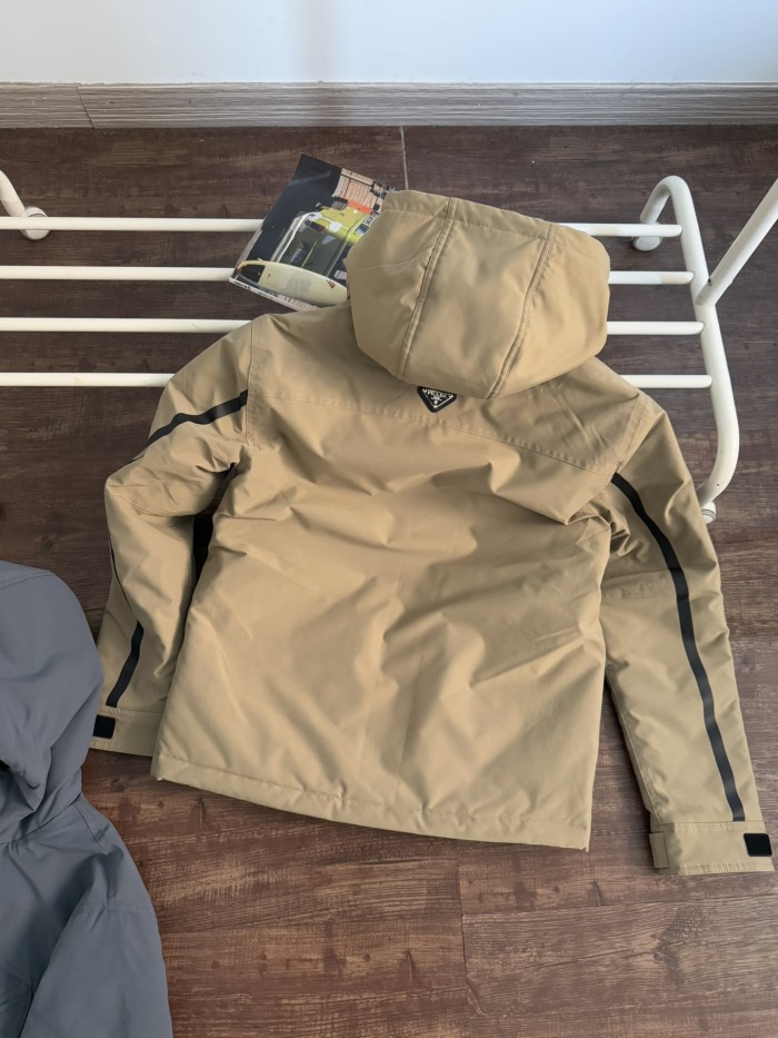 大人気 プラダ コピー コピーおすすめ 戸外圧着防風防水P綿軽量多ポケット軍服綿コート3色
