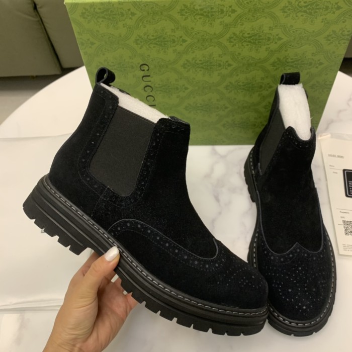 入手困難 グッチ コピー のマーチンブーツ