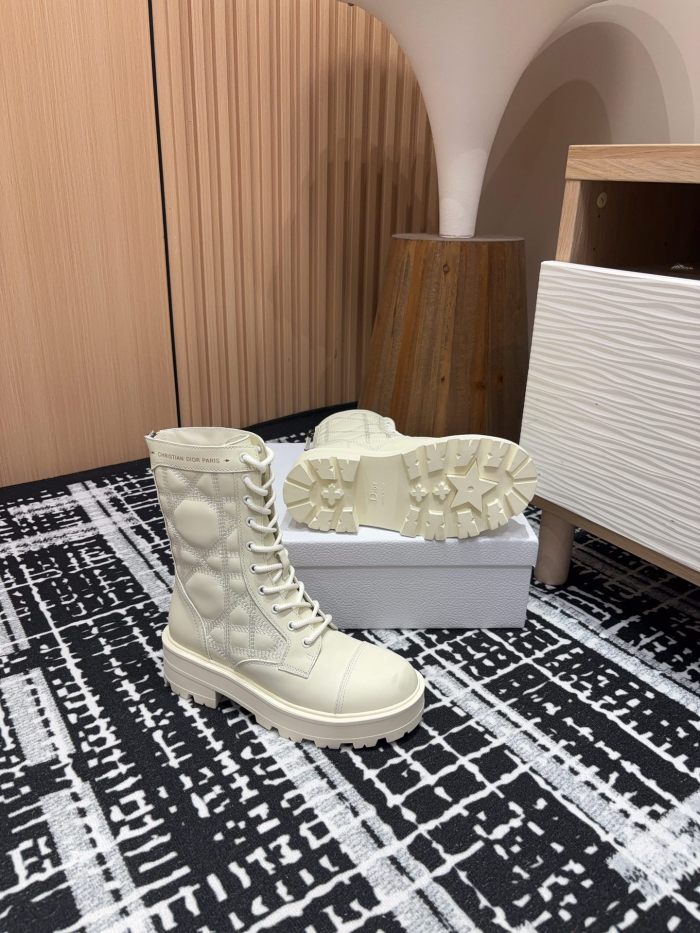 大人気 ディオール コピーおすすめ 24 Ss秋冬Dior 足首ブーツトウチェックマーティンショートブーツ