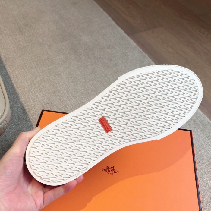 使い勝手良し エルメス 偽物通販 24 ss秋冬の白シューズ