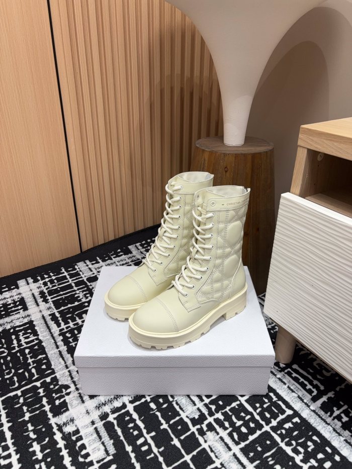 超話題! ディオール スーパーコピー 24 Ss秋冬Dior 足首ブーツトウチェックマーティンショートブーツ