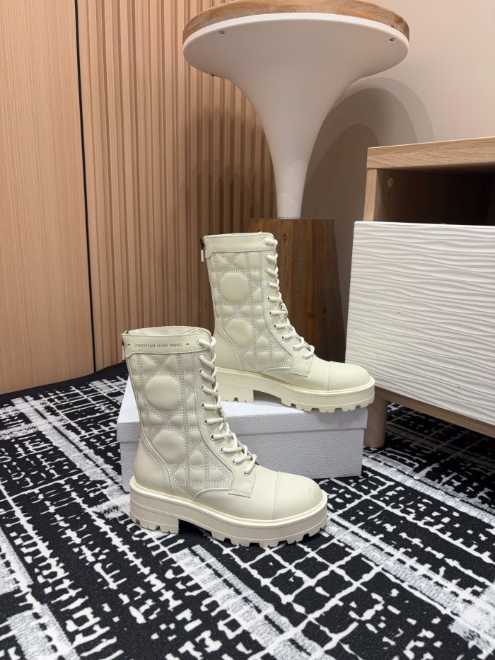 大人気 ディオール コピーおすすめ 24 Ss秋冬Dior 足首ブーツトウチェックマーティンショートブーツ