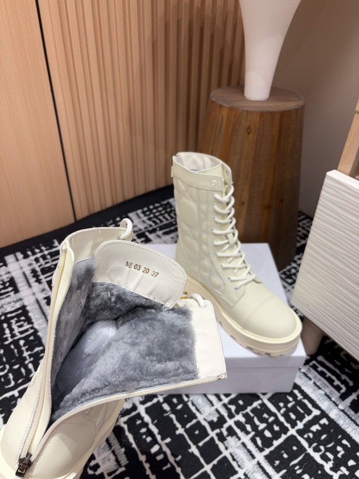 超話題! ディオール スーパーコピー 24 Ss秋冬Dior 足首ブーツトウチェックマーティンショートブーツ