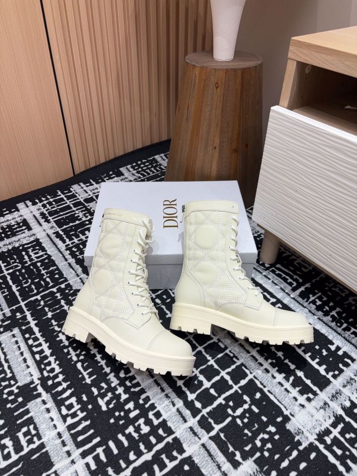 超話題! ディオール スーパーコピー 24 Ss秋冬Dior 足首ブーツトウチェックマーティンショートブーツ