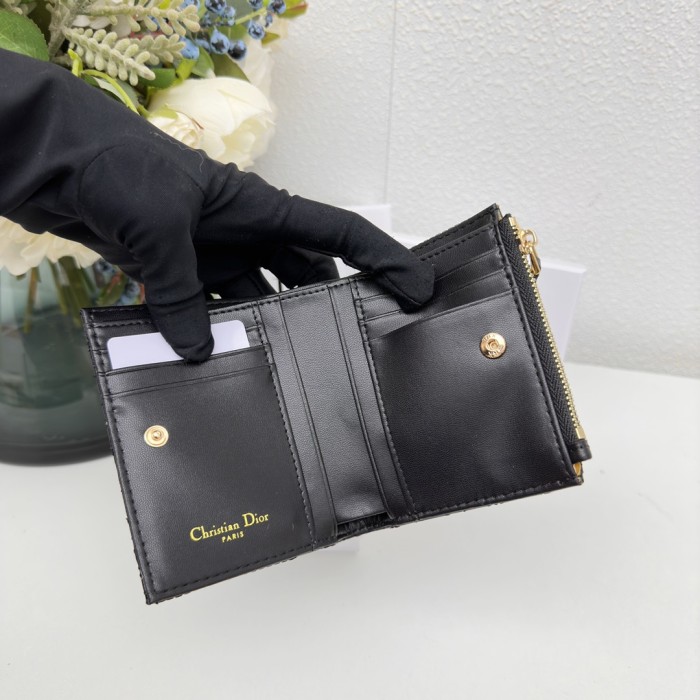 日本未入荷 ディオール 偽物通販 短財布